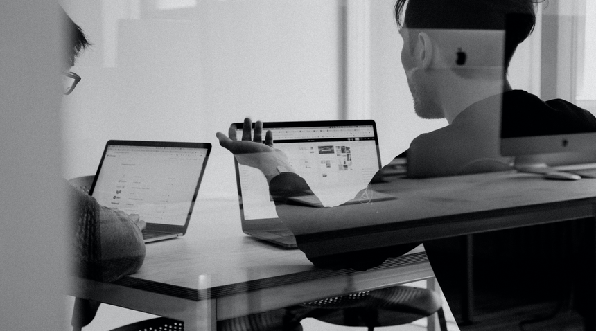 The Mór Card Mór Partner Blog Two Men Sitting At Laptops