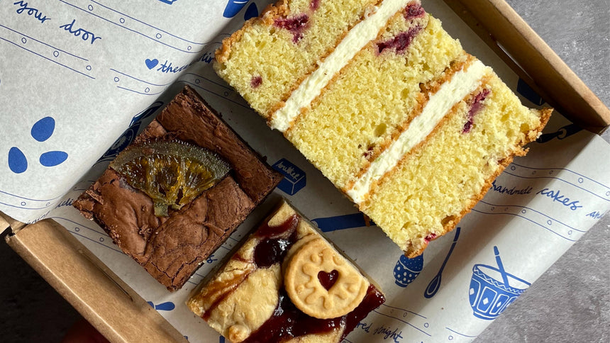 The Mór Card The Cake Tasting Club Victoria Sponge and Tray Bakes